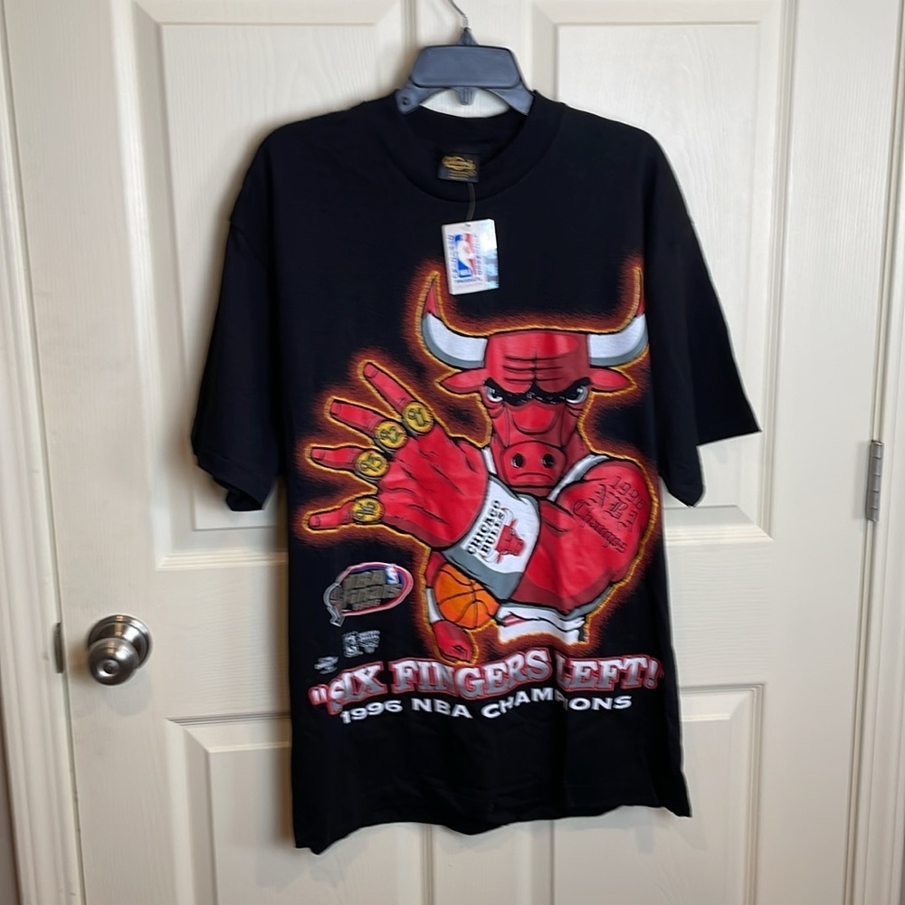 Vintage with tags 1996 Six Fingers Left Chicago Bulls Black T-Shirt - Picture 11 of 12